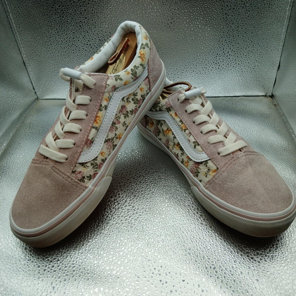 Vans Pink Floral Old Skol Sneakers Women's Size 7 Jrs Size 5.5